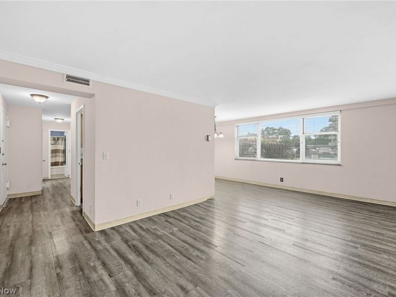 11850 Edgewater Drive, Unit 110, Lakewood, OH 44107 Photo 9