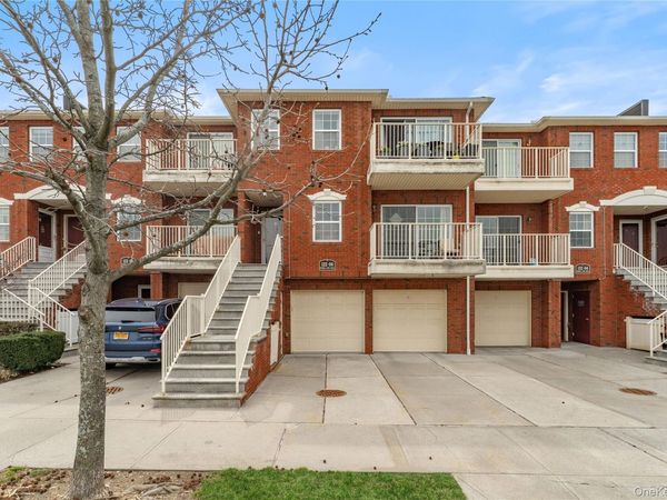 12206 Powells Cove Boulevard , Unit 132, College Point, NY 11356