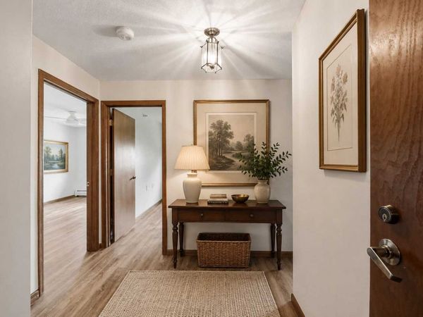4400 36th Avenue N, Unit 318, Robbinsdale, MN 55422