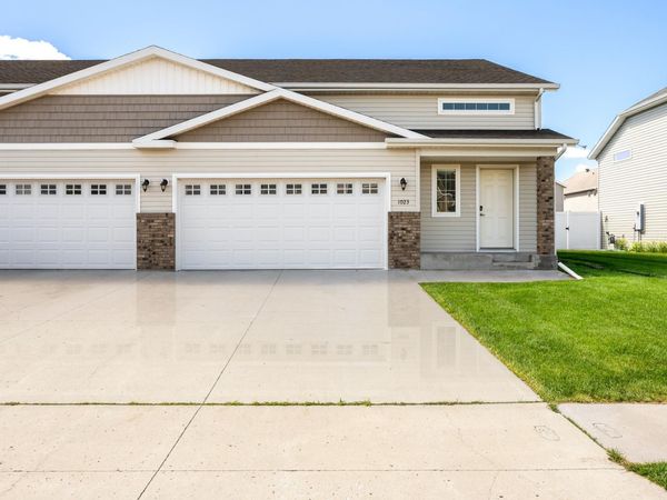 1023 29th Avenue W, West Fargo, ND 58078