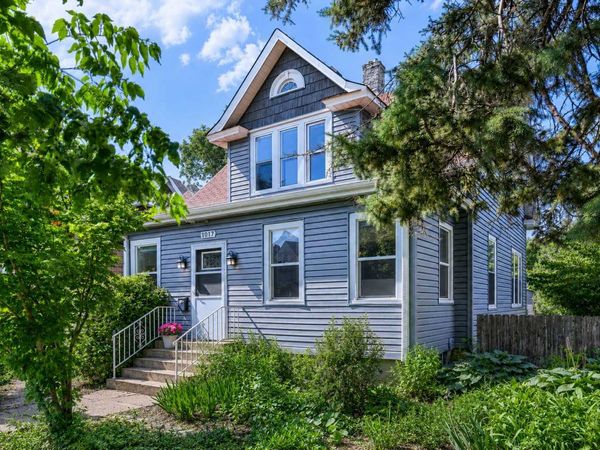 1017 18 1/2 Avenue NE, Minneapolis, MN 55418