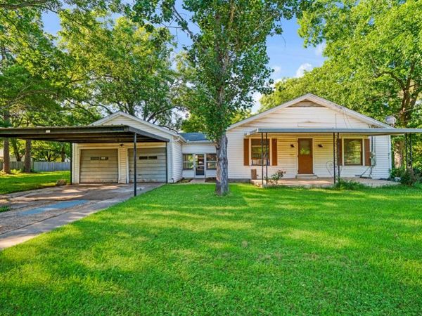 215 2nd Street NE, Detroit, TX 75436