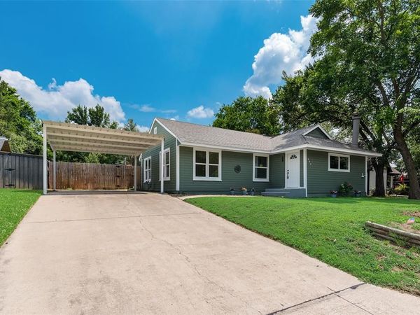 505 W Linden Street , Ennis, TX 75119
