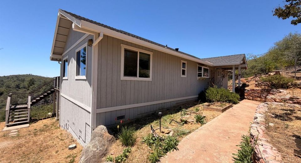 7436 Eagle View Dr, Mountain Ranch, CA 95246 Photo