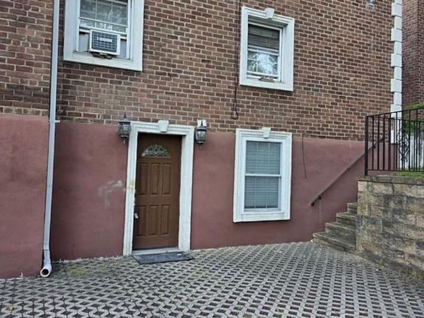 2 Hill Park Avenue , Unit 1A, Great Neck, NY 11021