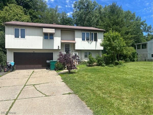 1971 Presidential Parkway , Twinsburg, OH 44087