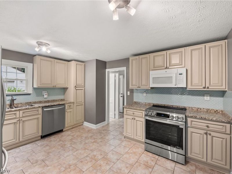 4025 Meadowbrook Boulevard, University Heights, OH 44118 Photo 11