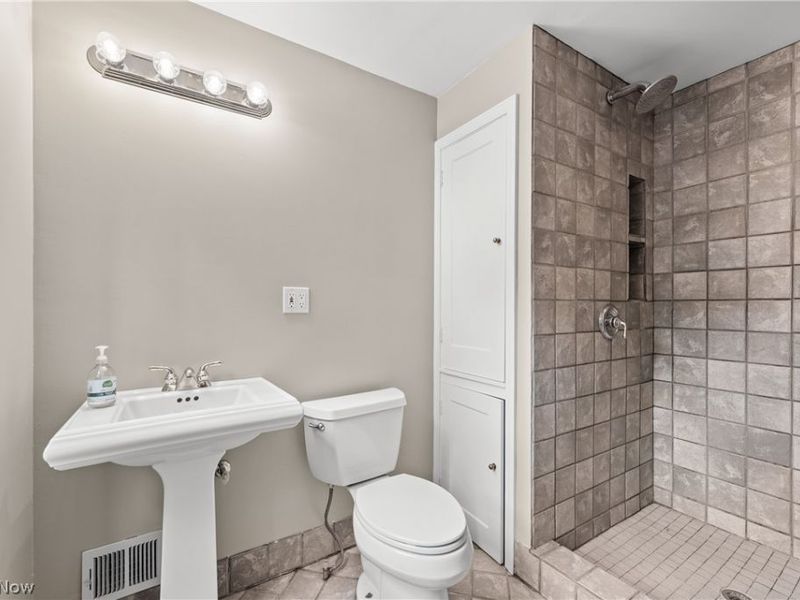 4025 Meadowbrook Boulevard, University Heights, OH 44118 Photo 29