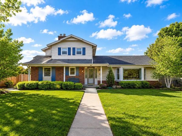 8 Steeplechase DRIVE, Racine, WI 53402