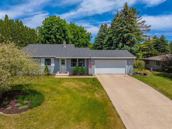 W4426 River Bend DRIVE, Waldo, WI 53093