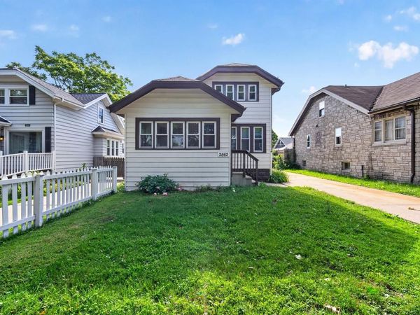2562 N 59th STREET, Milwaukee, WI 53210