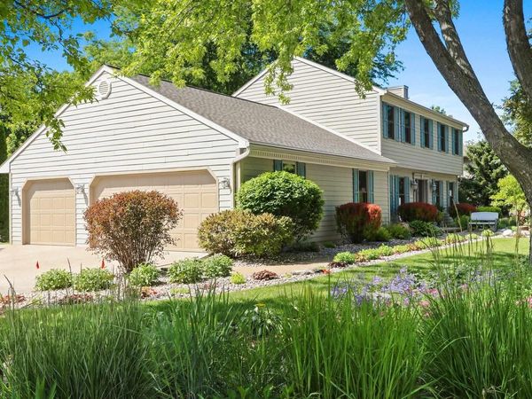 2920 THUNDERBYRD TRAIL, Green Bay, WI 54313