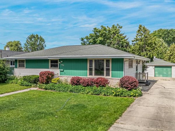 704 JOHN STREET, Menasha, WI 54952