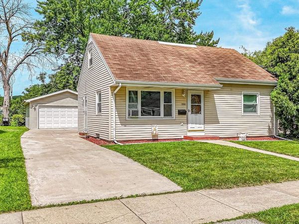 180 DENHARDT AVENUE, Neenah, WI 54956