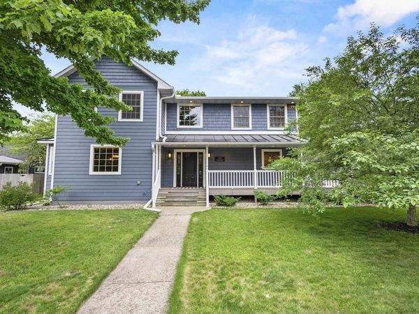 107 W SUMNER STREET, Weyauwega, WI 54983