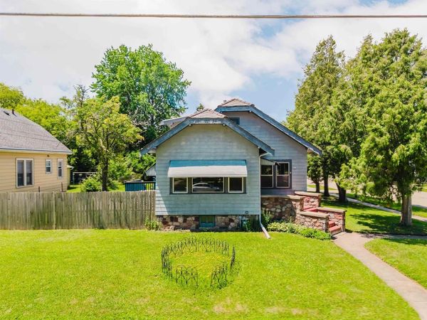 841 MT VERNON STREET, Oshkosh, WI 54901