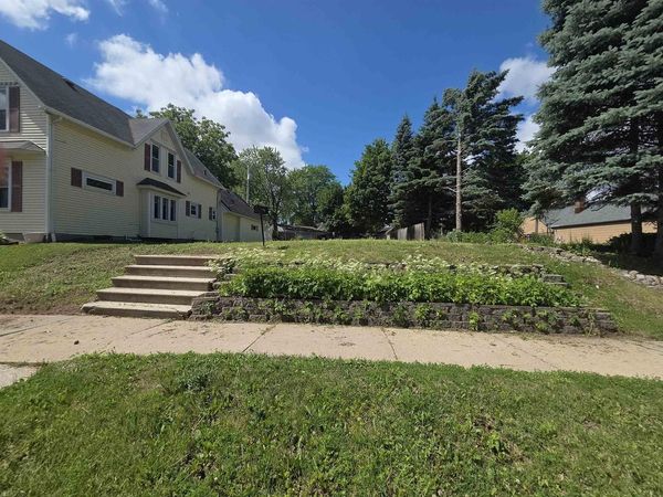 105 W 5TH STREET, Kaukauna, WI 54130