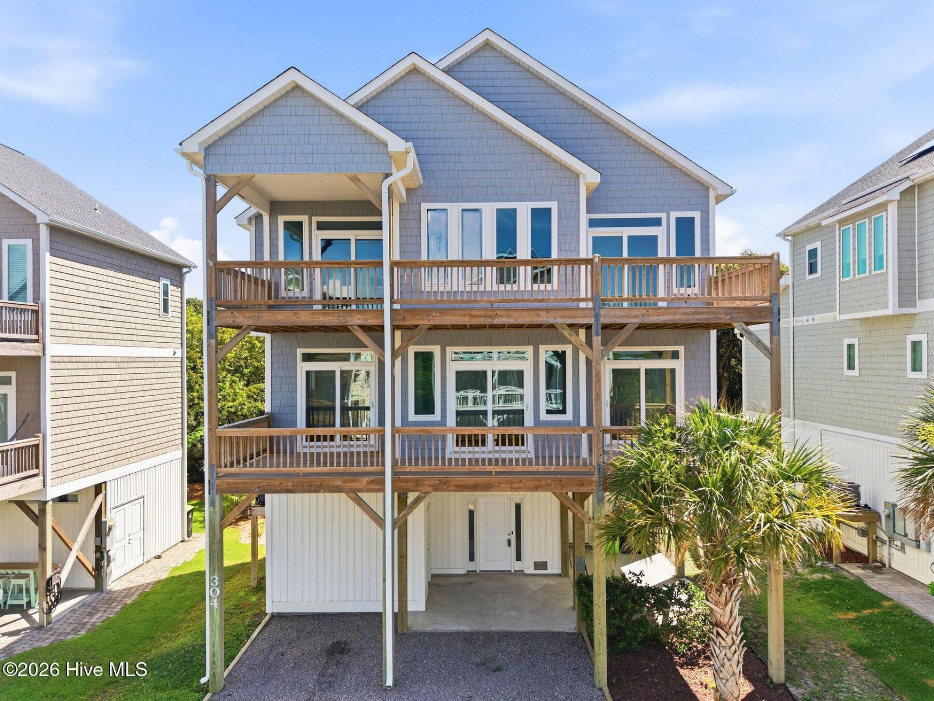 304 Oceanaire Lane, Surf City, NC 28445 Main Photo