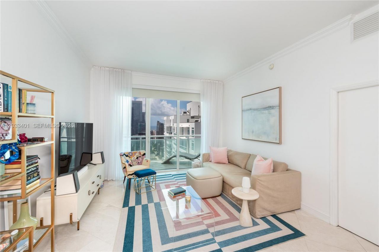 950 Brickell Bay Dr , Unit 4403, Miami, FL 33131 Photo