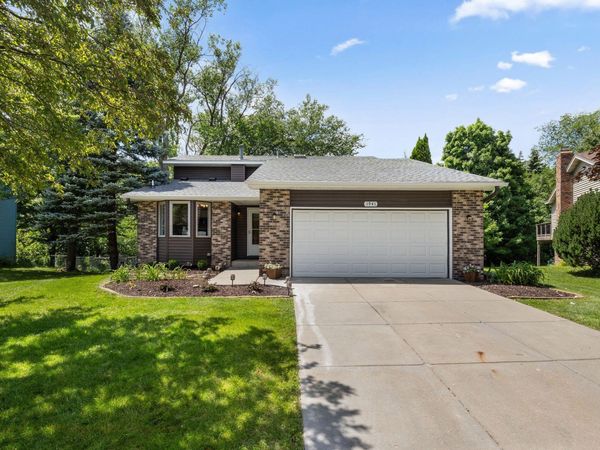 1941 Berkshire Drive, Eagan, MN 55122