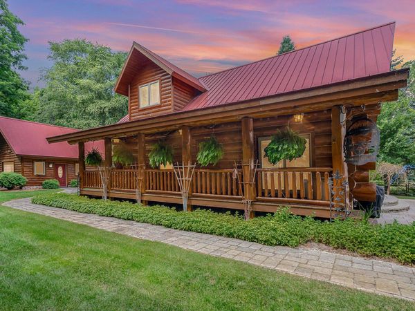 23 Treasure Island, Roscommon, MI 48653