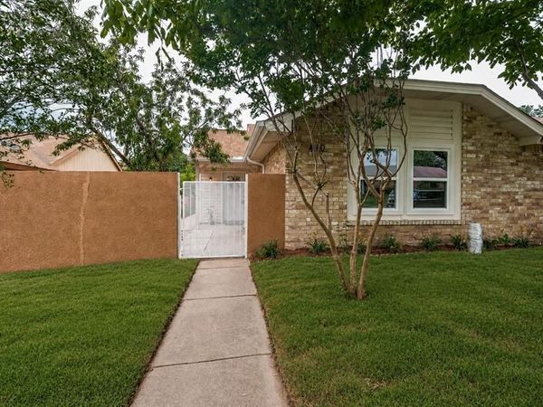 412 Pogue Street , Cedar Hill, TX 75104