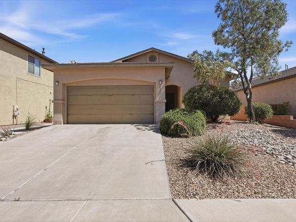 6227 Nueva Espana Road NW, Albuquerque, NM 87114