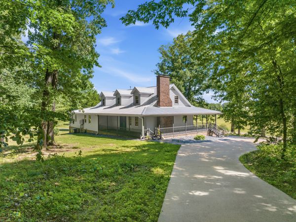 55 Bell Ln , Paris, TN 38242