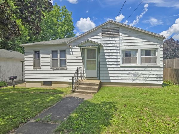 404 W Oregon Street , Polo, IL 61064