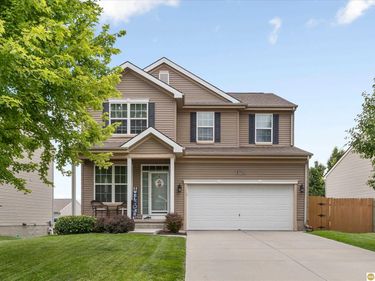 8701 S 163 Avenue, Omaha, NE 68136