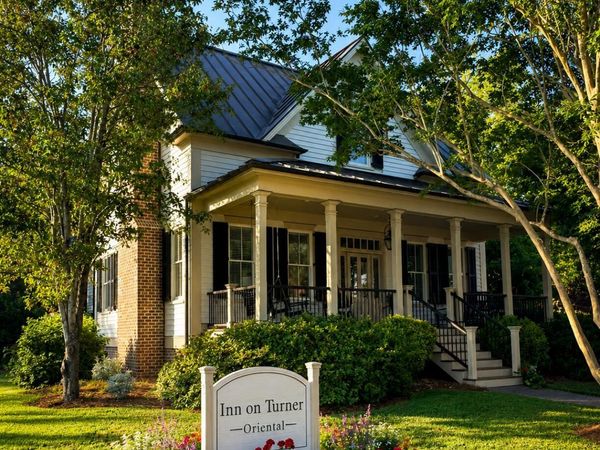 600 Broad Street, Oriental, NC 28571