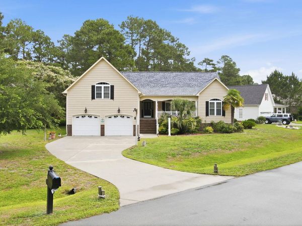901 Sawgrass Court , New Bern, NC 28560