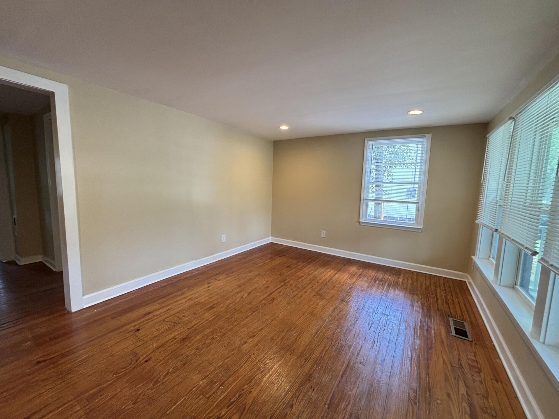 107 Sasportas Lane Photo 4
