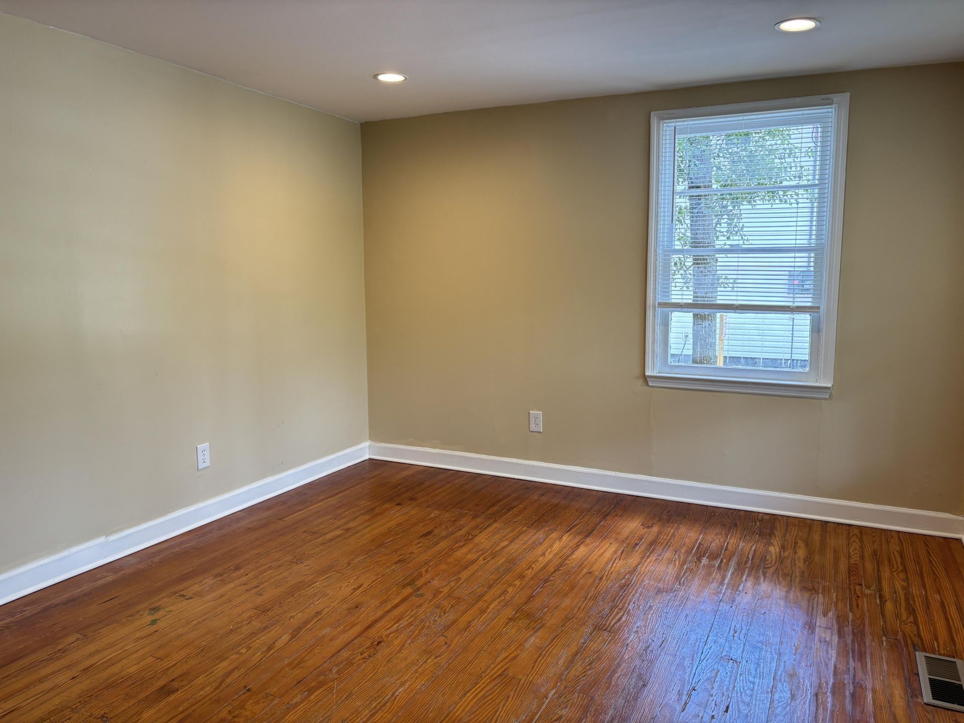 107 Sasportas Lane Photo 5