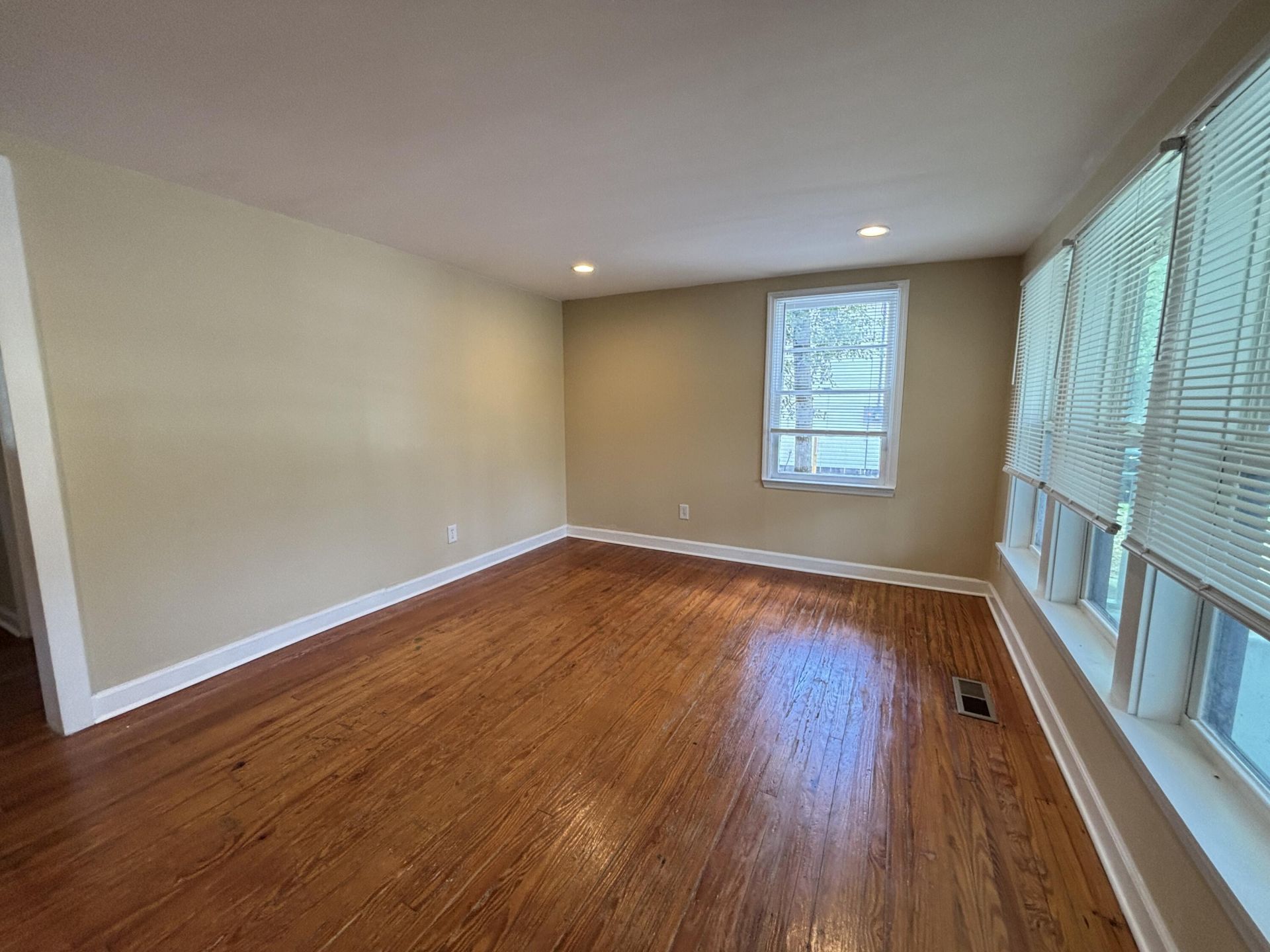 107 Sasportas Lane Photo 6