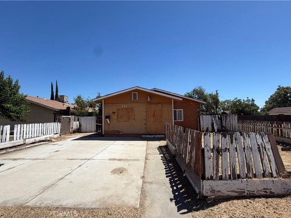 711 S G, Madera, CA 93637