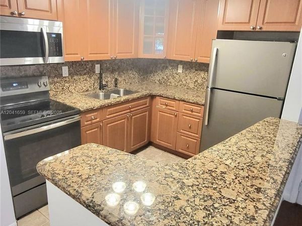 18845 NW 62nd Ave , Unit 207, Hialeah, FL 33015