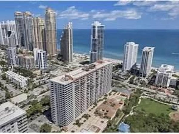210 174th St , Unit 405, Sunny Isles Beach, FL 33160