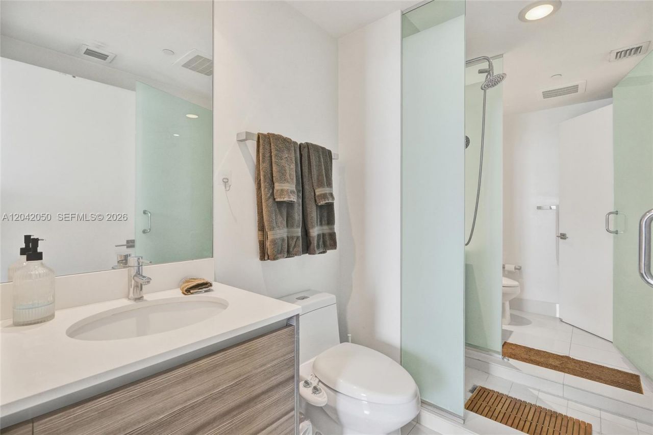 121 NE 34th St , Unit 2205, Miami, FL 33137 Photo