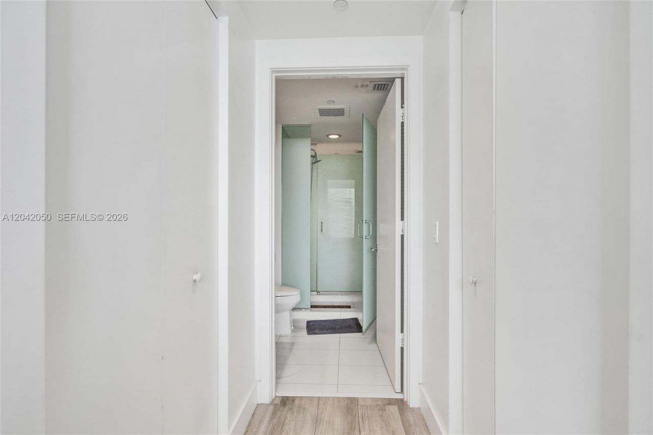 121 NE 34th St , Unit 2205, Miami, FL 33137 Photo