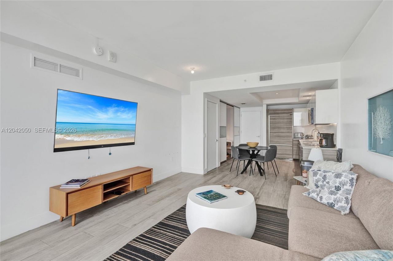 121 NE 34th St , Unit 2205, Miami, FL 33137 Photo