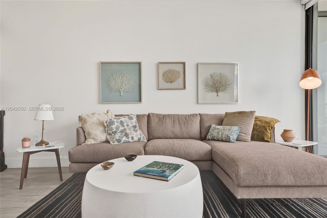 121 NE 34th St , Unit 2205, Miami, FL 33137 Photo