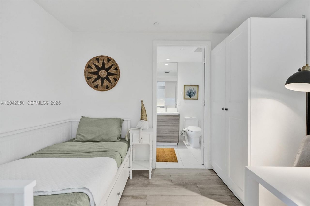 121 NE 34th St , Unit 2205, Miami, FL 33137 Photo