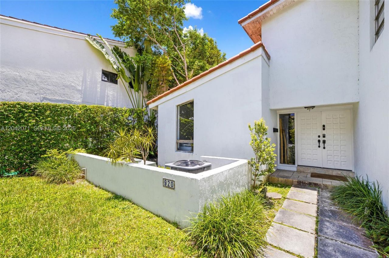 920 Aguero Ave, Coral Gables, FL 33146 Photo