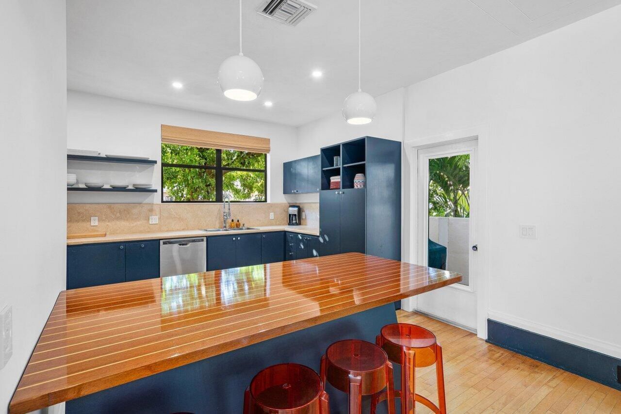 162 Peruvian Avenue, Palm Beach, FL 33480 Photo
