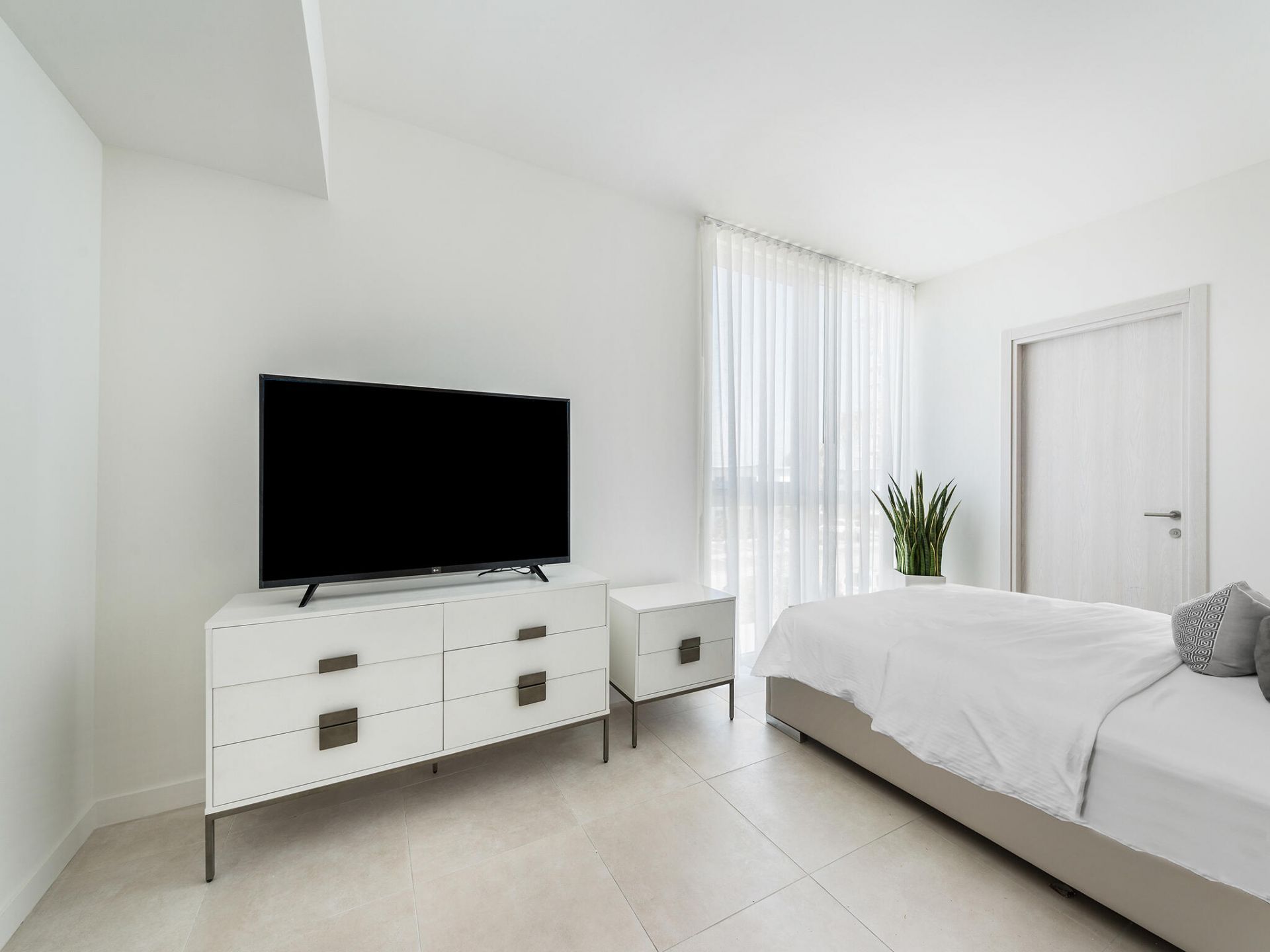 401 N Birch Road, Unit Th1, Fort Lauderdale, FL 33304 Photo