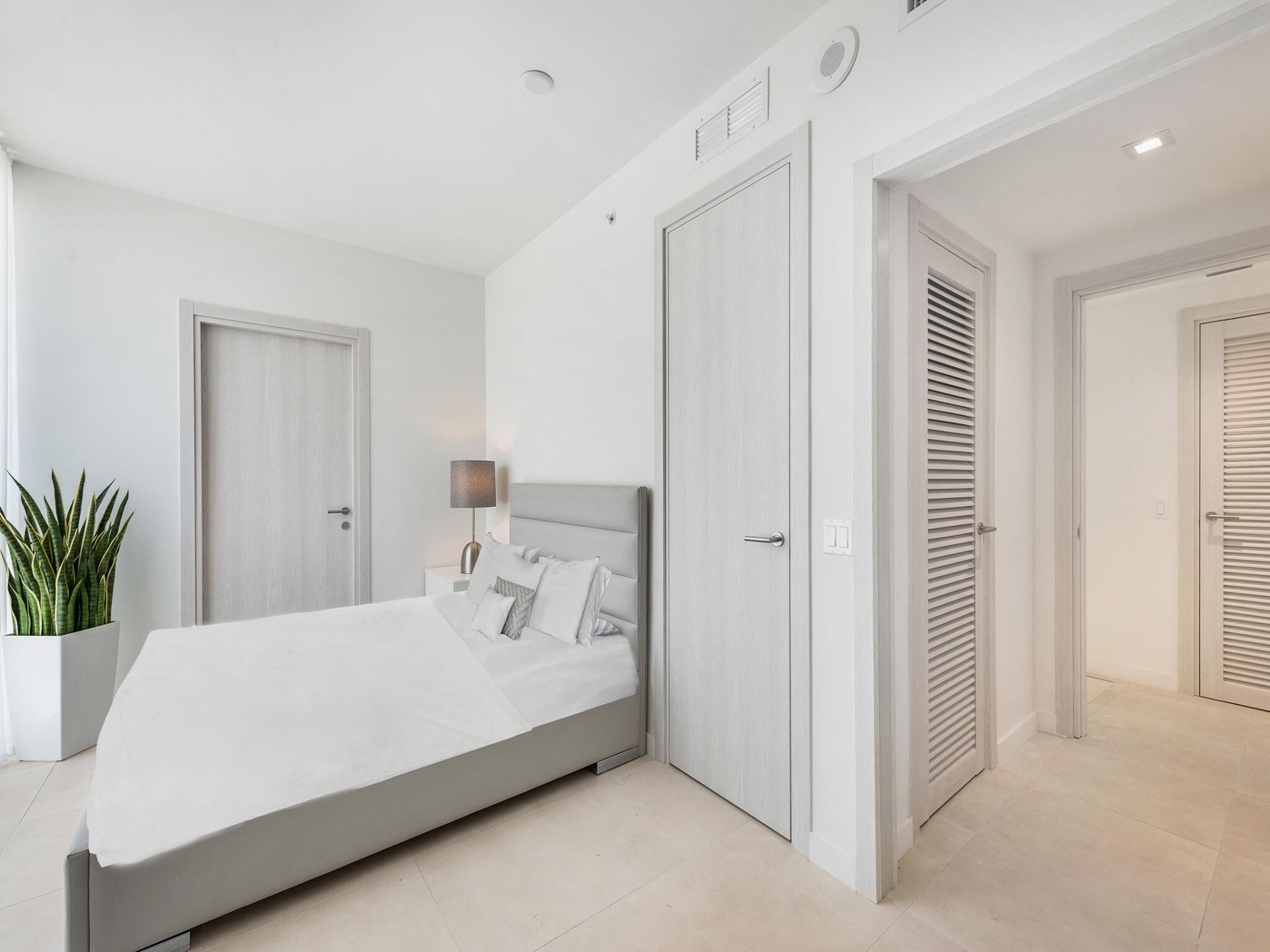 401 N Birch Road, Unit Th1, Fort Lauderdale, FL 33304 Photo
