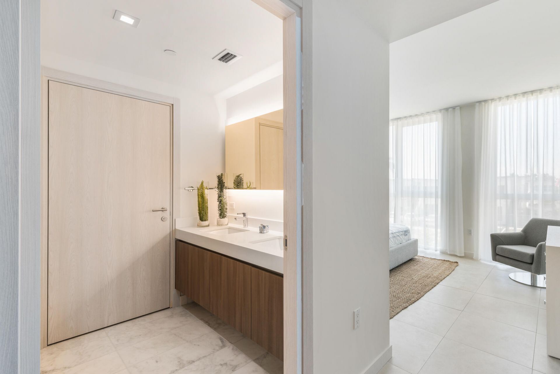 401 N Birch Road, Unit Th1, Fort Lauderdale, FL 33304 Photo