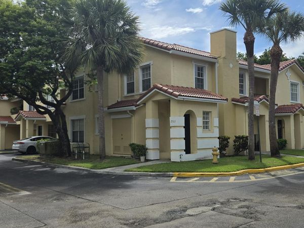 2505 Belmont Lane, North Lauderdale, FL 33068