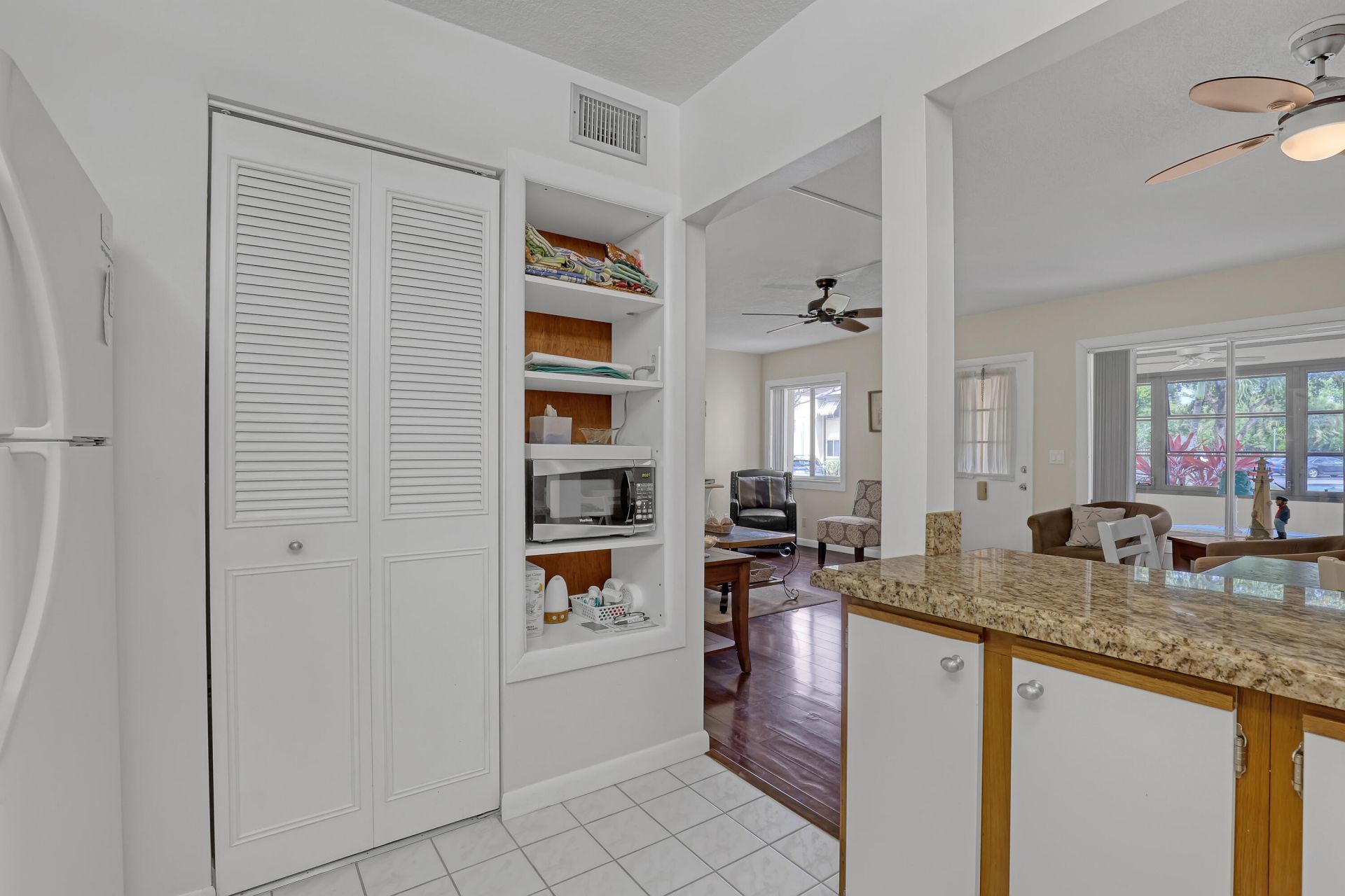 339 Pine Ridge Circle, Unit D-1, Greenacres, FL 33463 Photo
